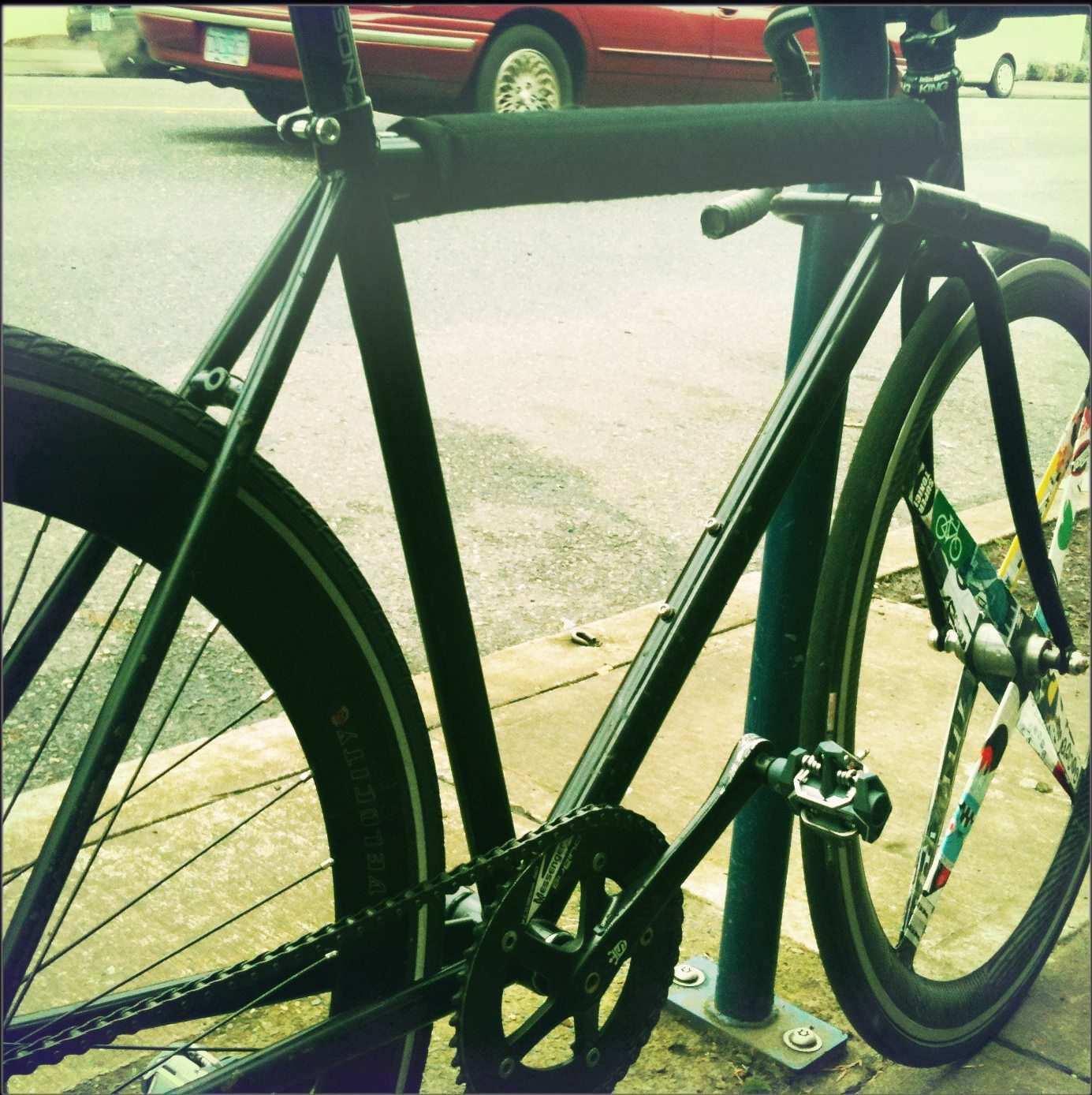 2009 Pake Track  Black