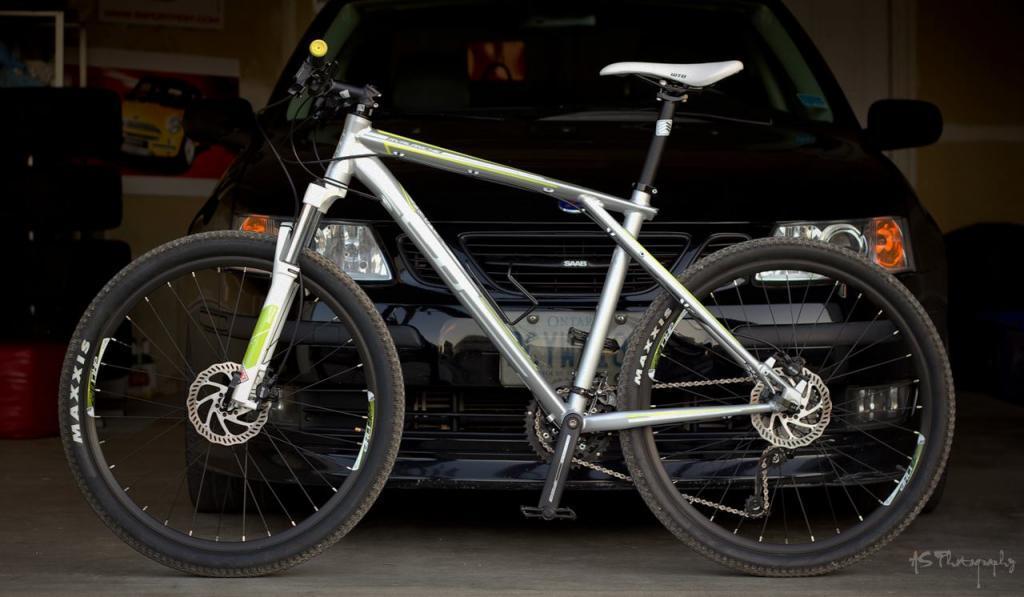 2012 GT Bicycles Hardtail Silver or Gray, Green, and White