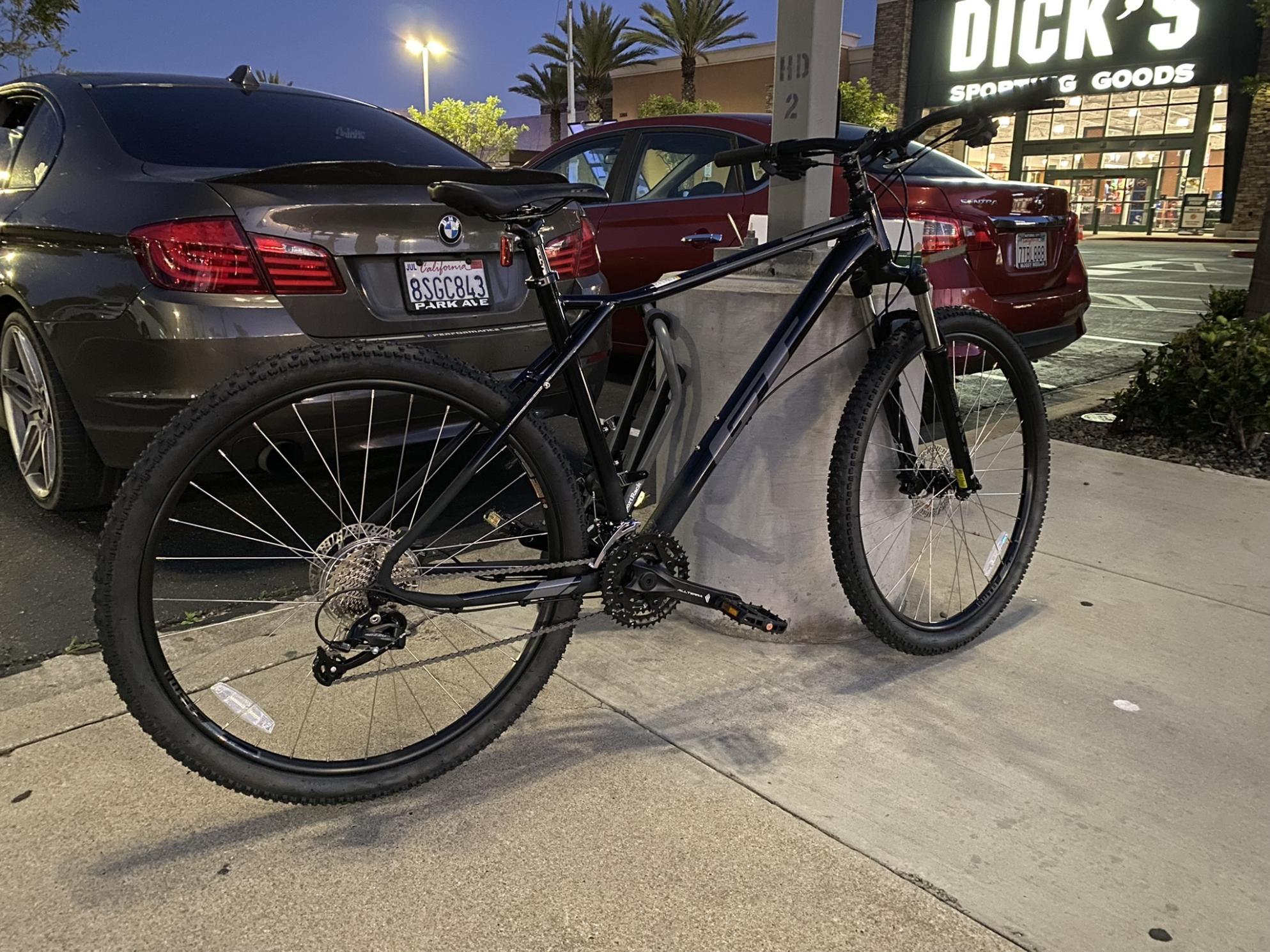 2022 GT Bicycles Avalanche Black