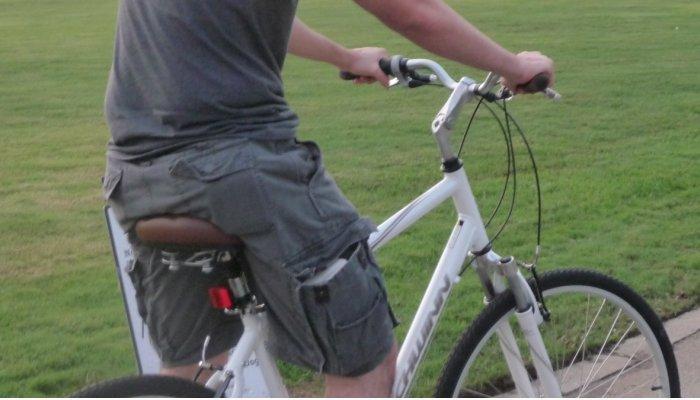 2009 Schwinn Voyageur GS Men\\'s Comfort/Hybrid Bike  White