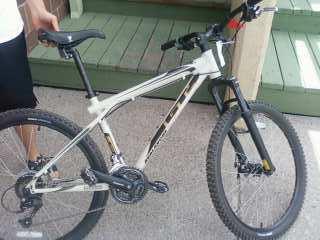 2009 GT Bicycles Avalanche 2.0  Black