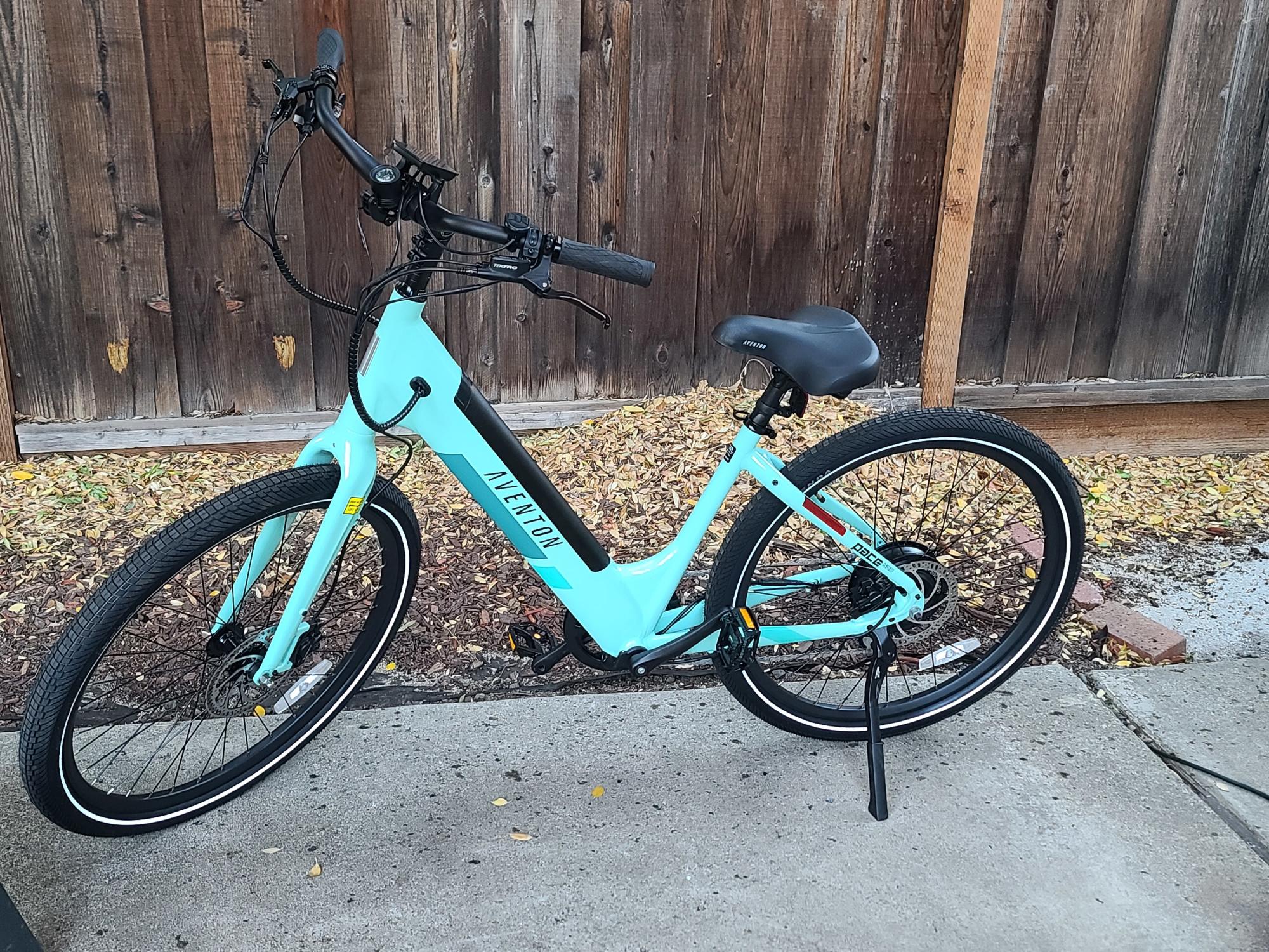 2022 Aventón Step Through Green