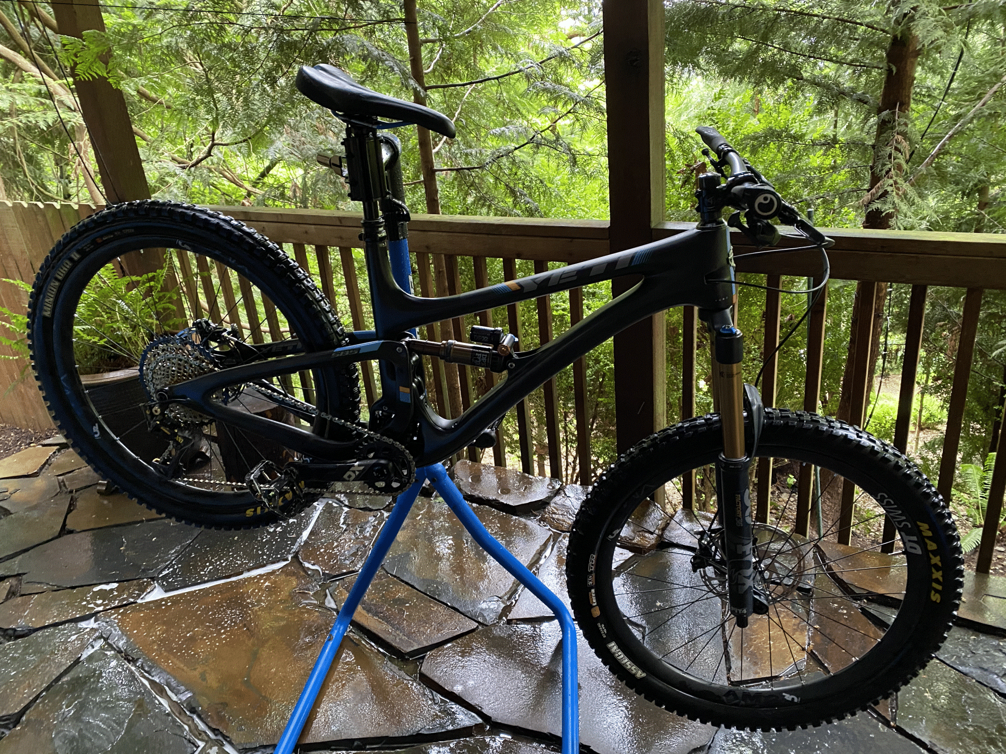 2019 Yeti SB5 Lunch Ride Black