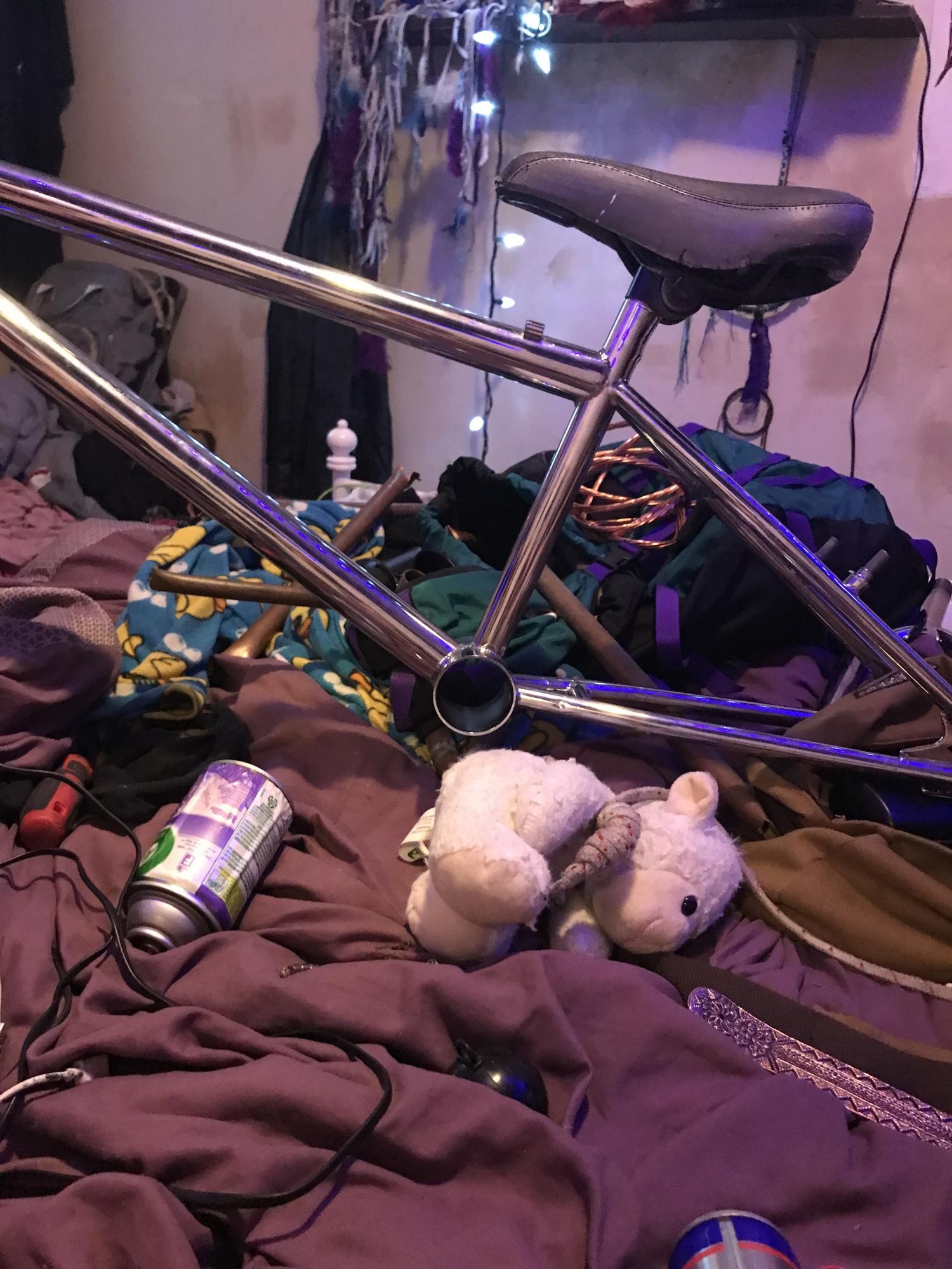 Diamondback Silver, gray or bare metal