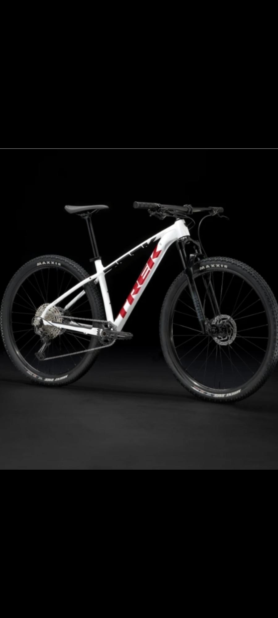 2023 Trek XCALIBER 8 White and Red