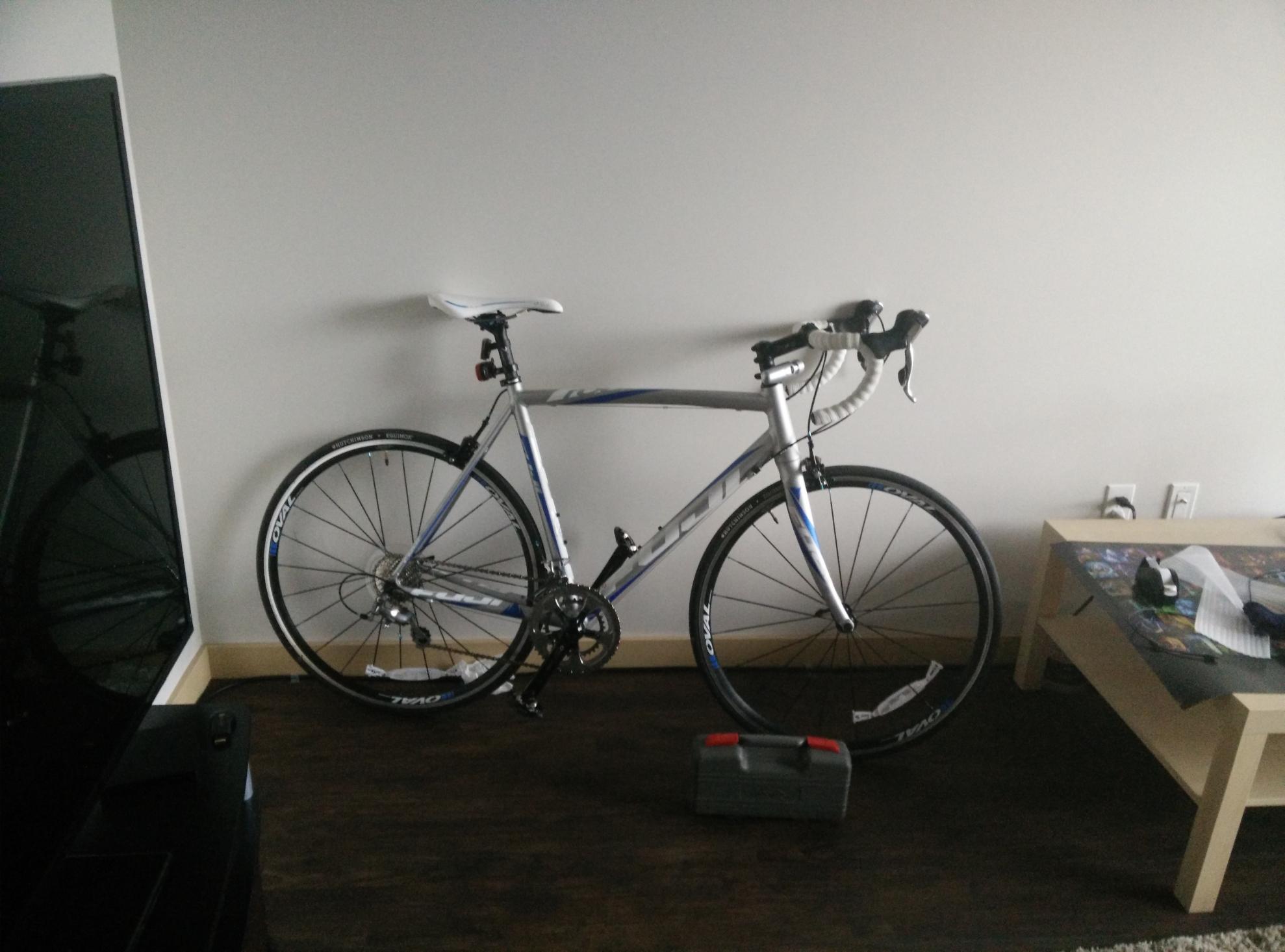 2013 Fuji Fuji Roubaix 1.5 C Road Bike - 2013 White