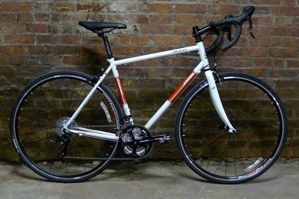 2014 Jamis Quest Comp Femme White and Red