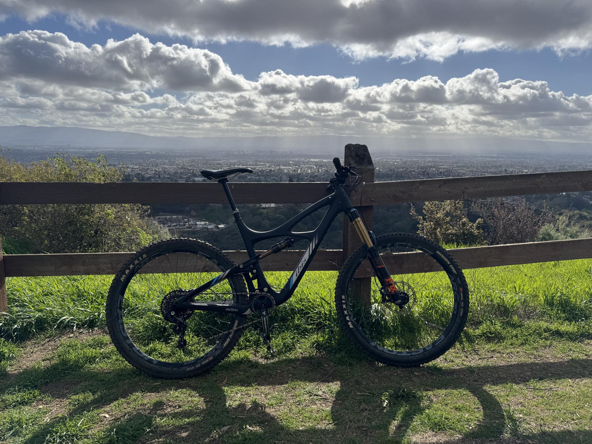 2016 Ibis Mojo HD Black, White, and Blue