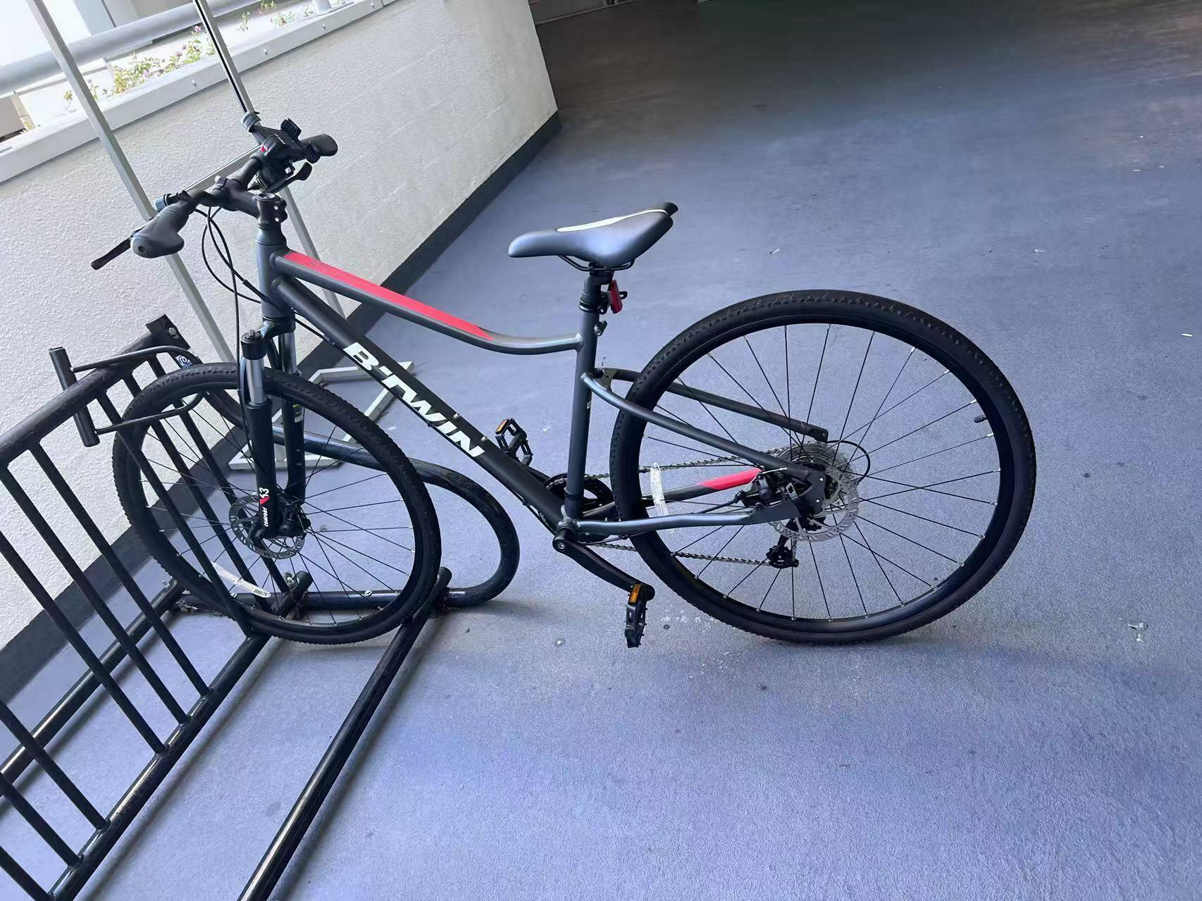 Decathlon Riverside 500 Hybrid Bike 700c Black