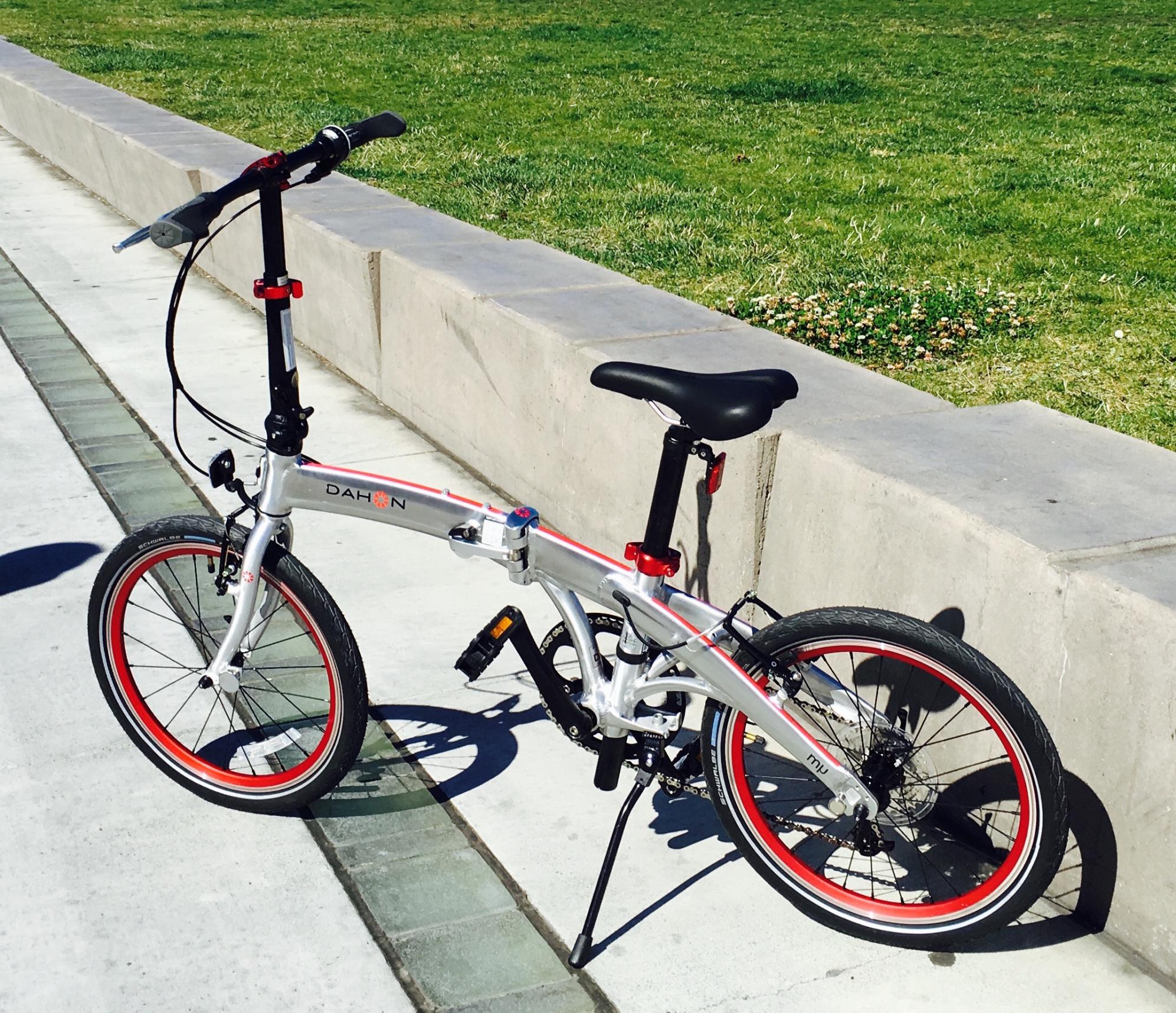 2015 Dahon Mu D8 Silver or Gray