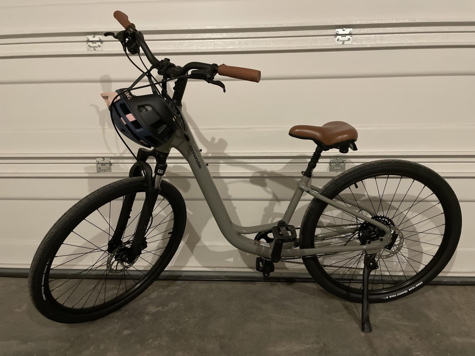 2022 Cannondale Adventure Two Silver, gray or bare metal and Black