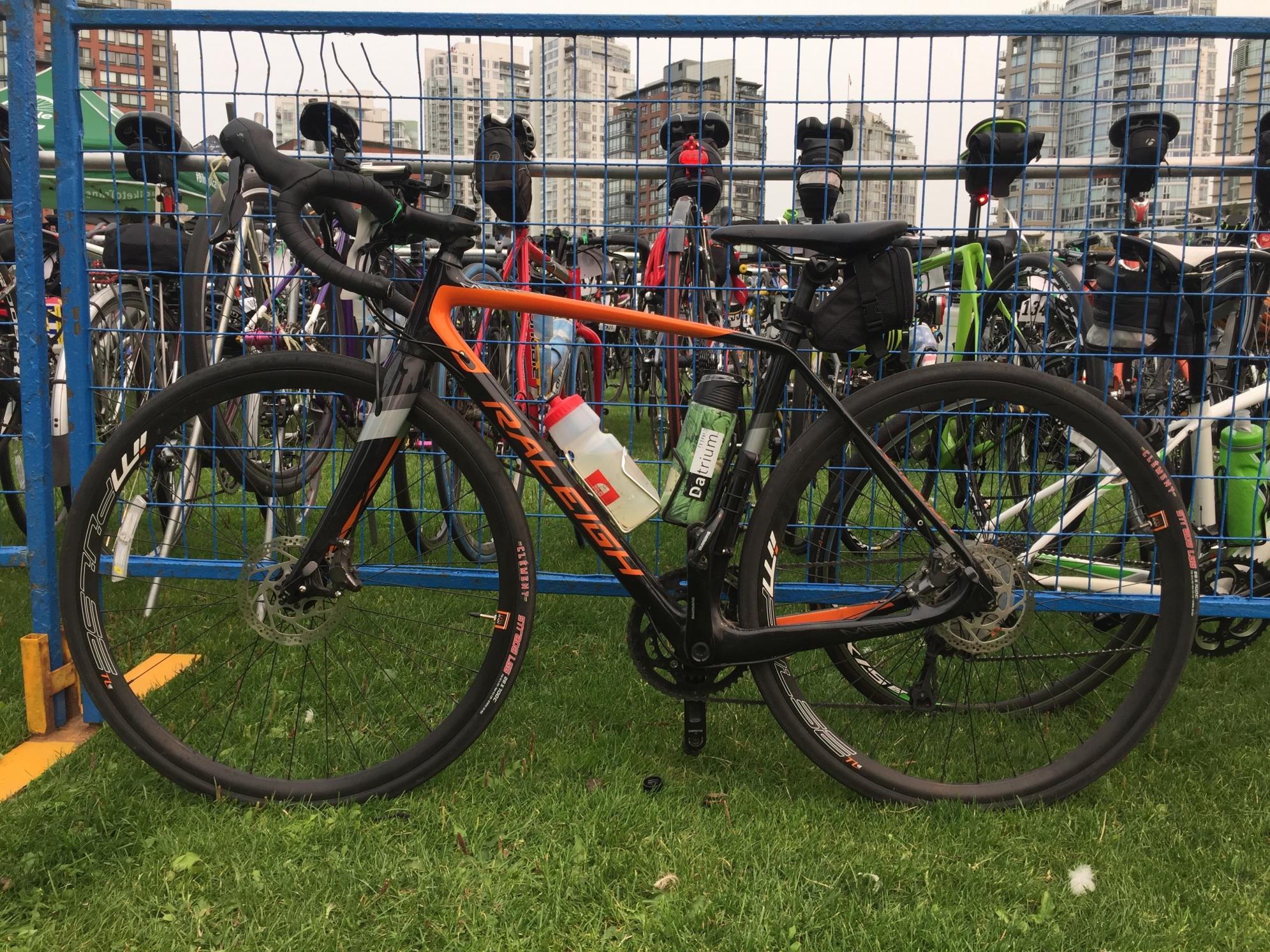 2017 Raleigh Merit Comp Black