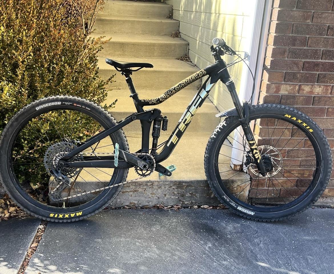 2021 Trek Remedy 8 Black