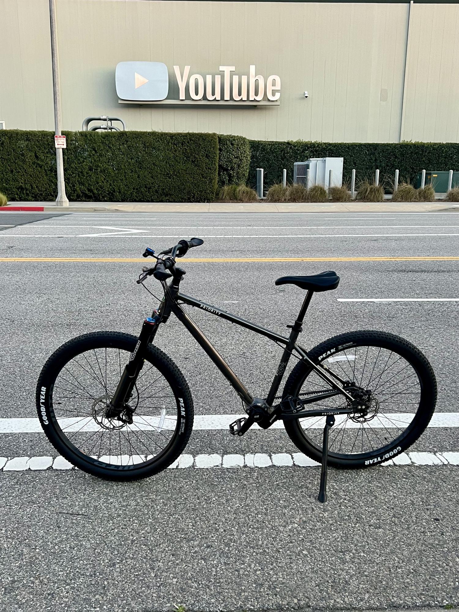 2024 Priority Bicycles PRIORITY 600X ADVENTURE Silver, gray or bare metal