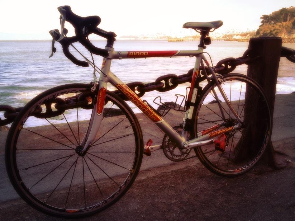 2007 Cannondale R1000 bicycle Silver or Gray, Red, and Yellow or Gold