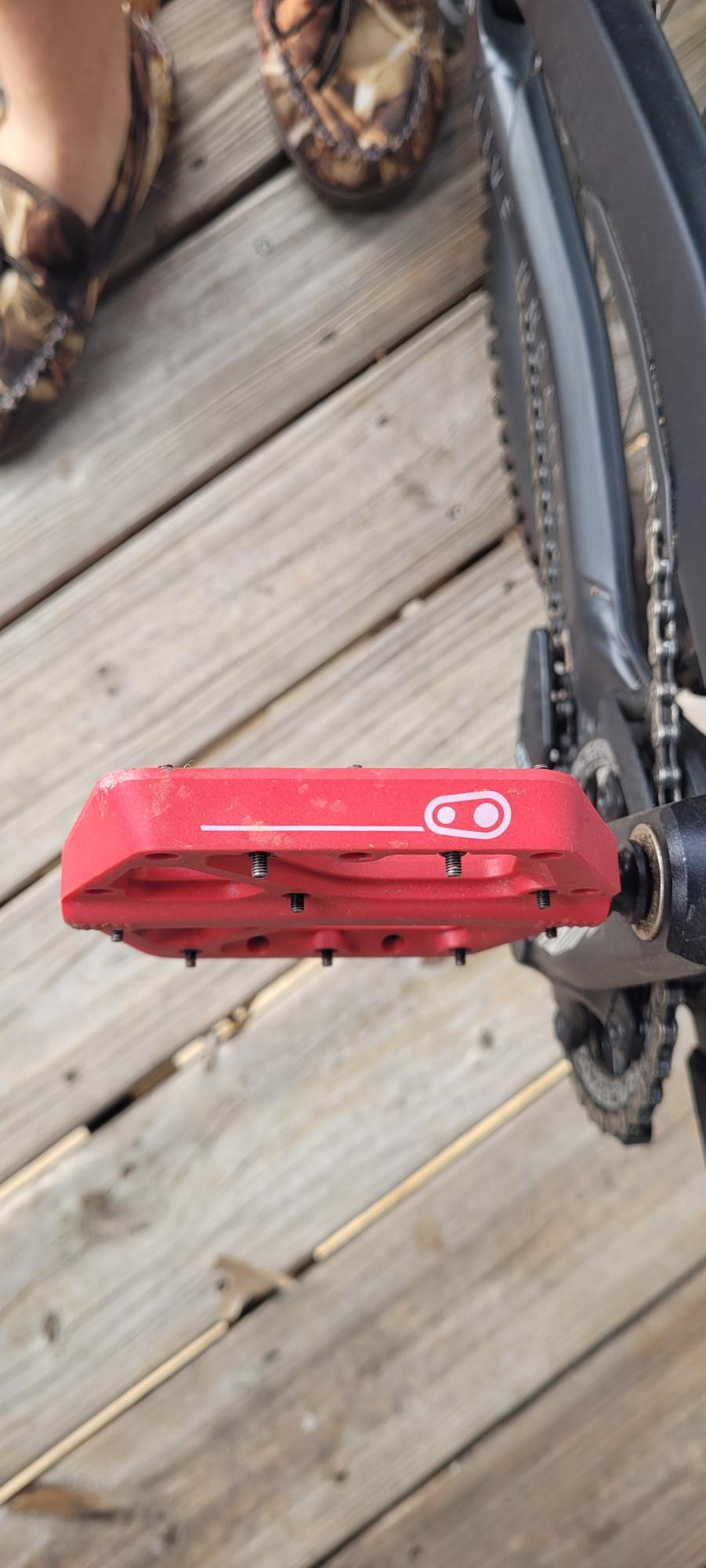 2021 YT Tues Black and Silver, gray or bare metal