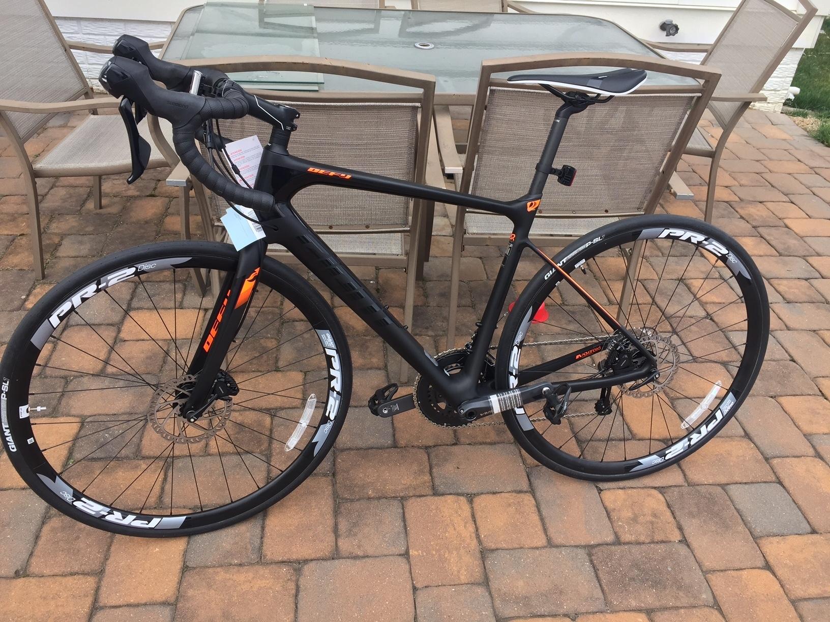 2017 Giant Defy Advanced 1 Black
