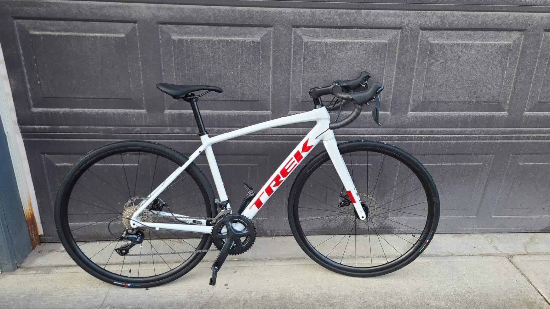 2022 Trek Domaine 3 White and Red