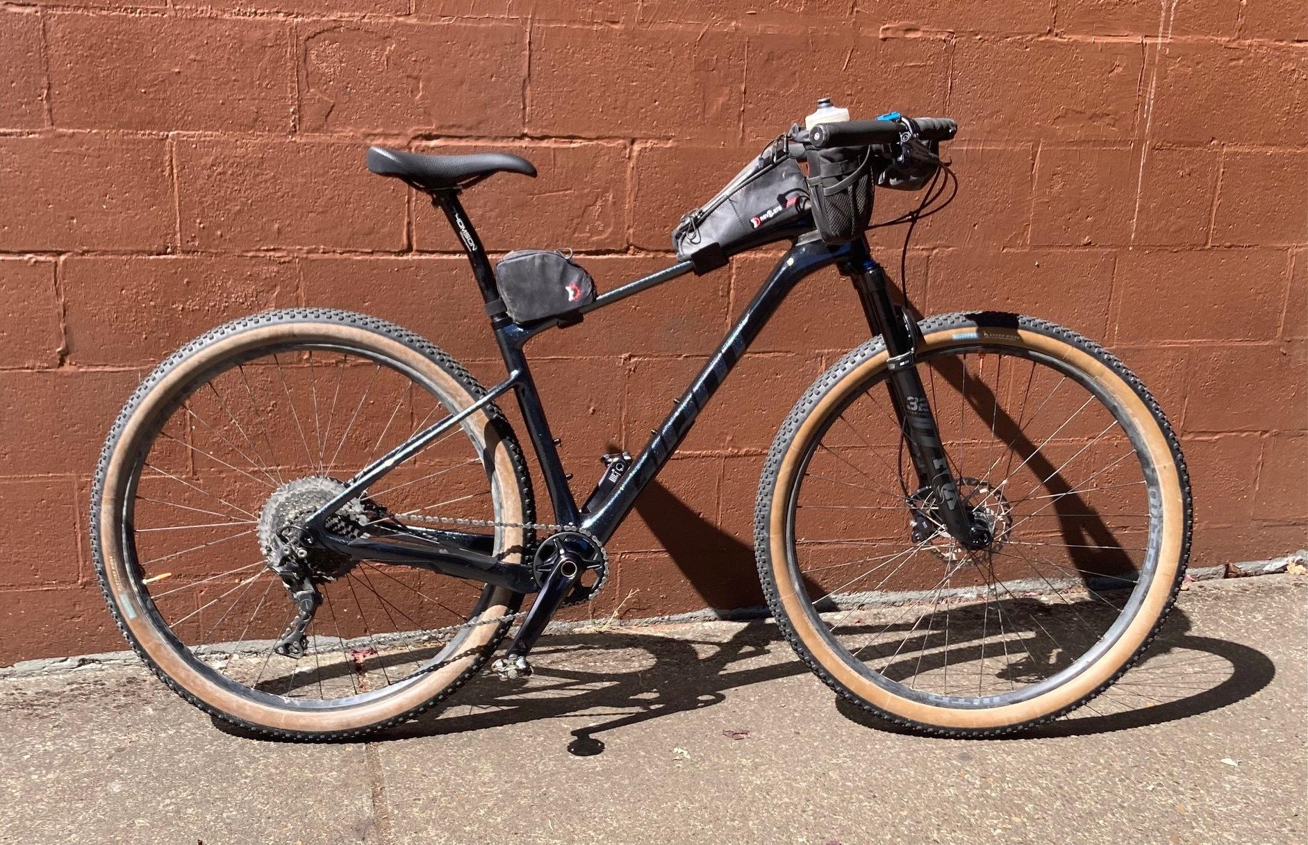 2022 Giant XtC Adv 1 Black