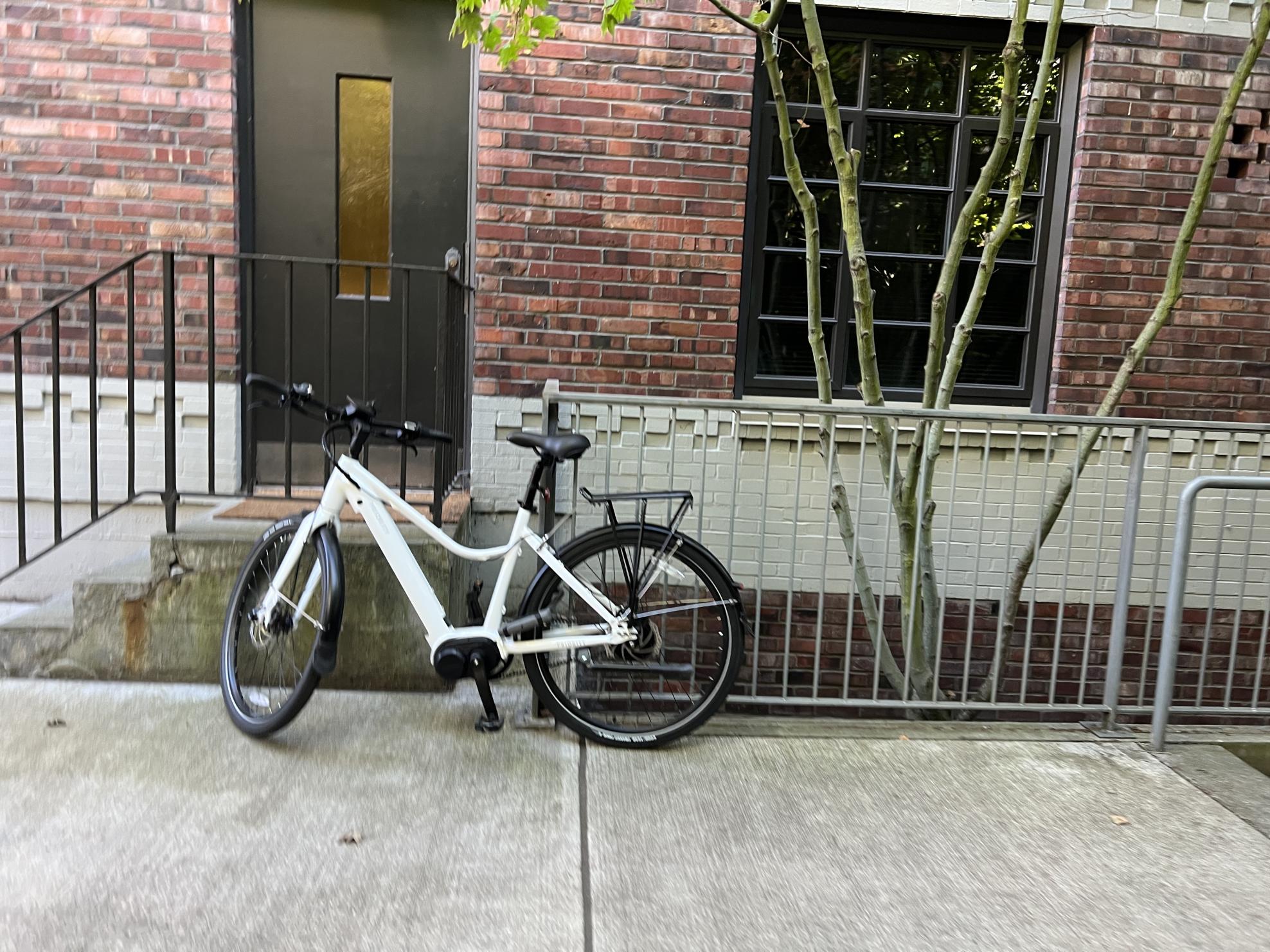 2022 Priority Bicycles Current White