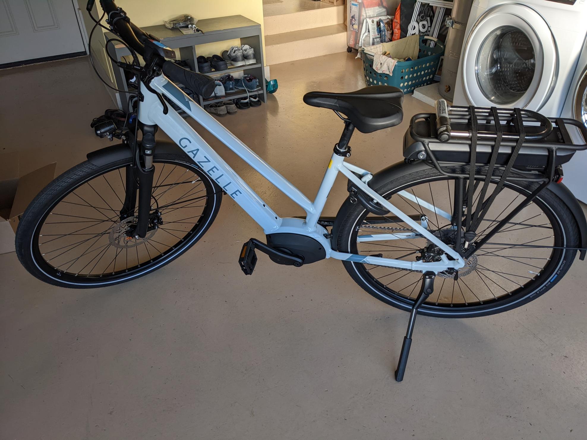 2022 Gazelle Medeo T9 Blue