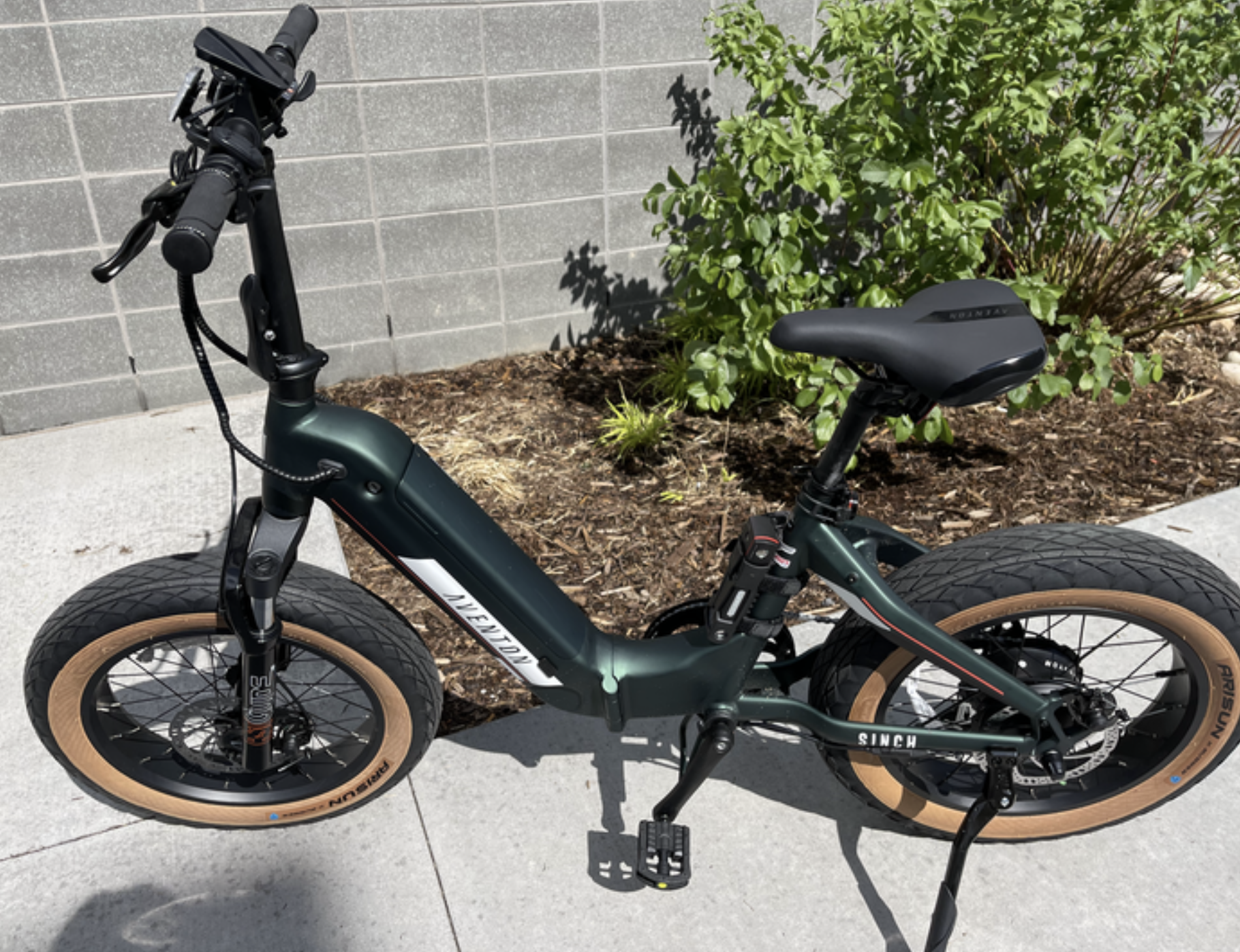 2022 Aventón Sinch ST Green