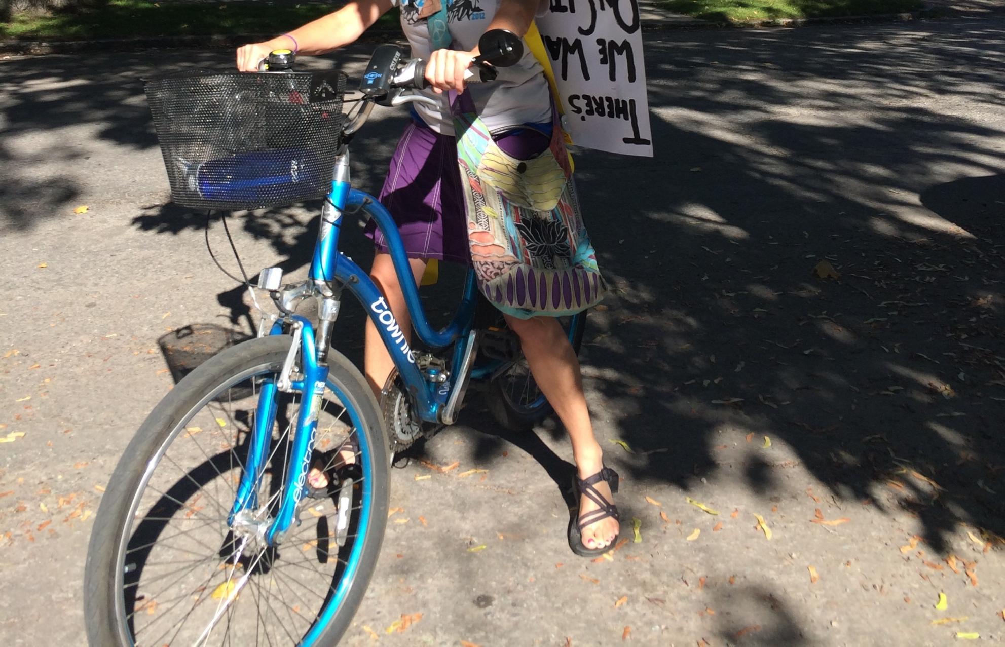 Electra Townie 21D Blue and White