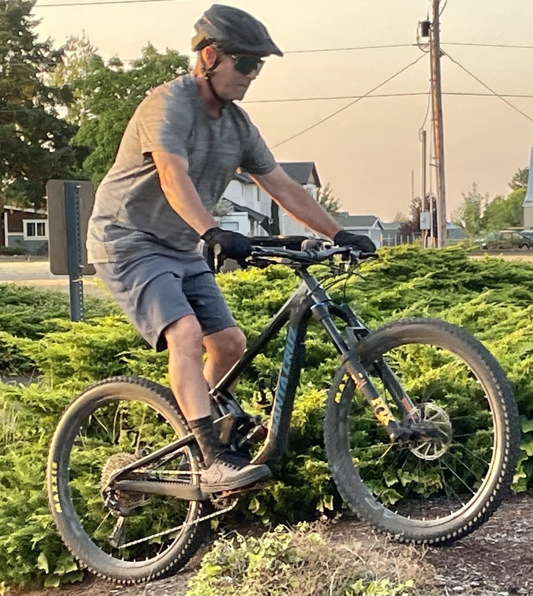 2018 Santa Cruz Hightower Black