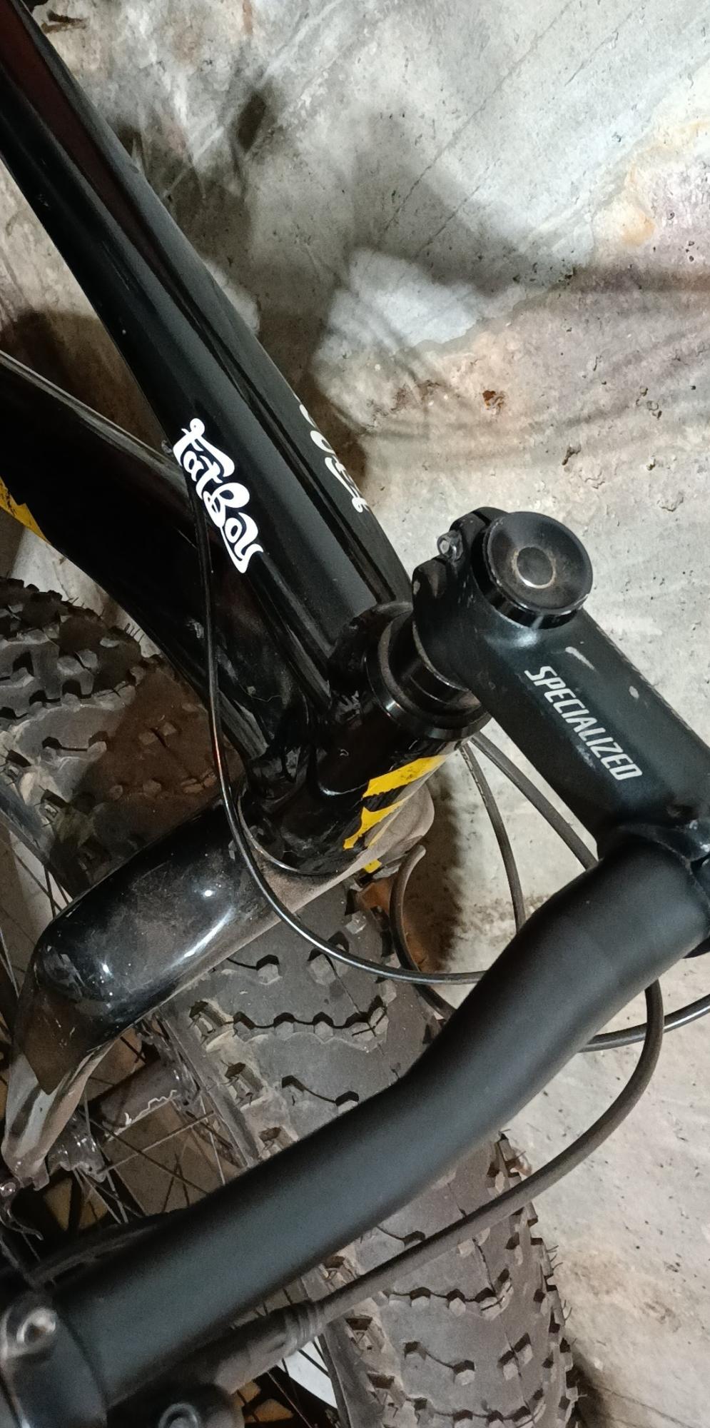 2019 Specialized M17.5 Black and Yellow or Gold