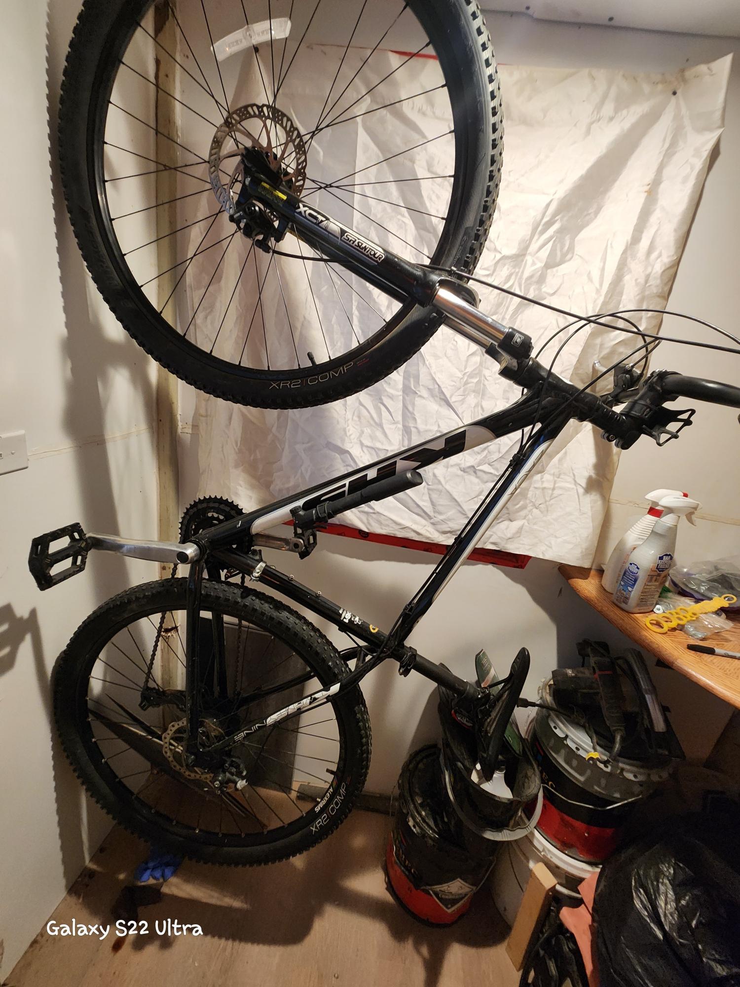 KHS Bicycles ZACA Black and White