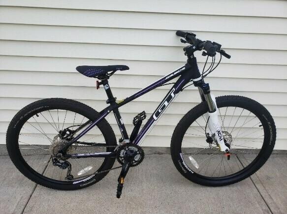 GT Bicycles 26F Avalanche Comp Hydr 99 Black and Purple
