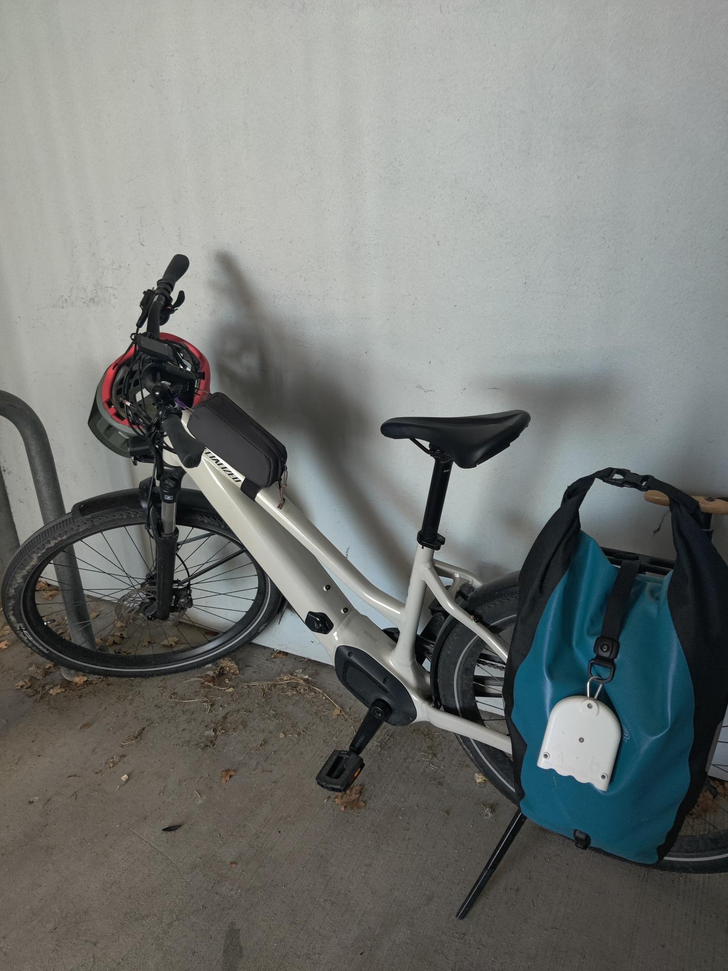 2023 Specialized VADO 3.0 White