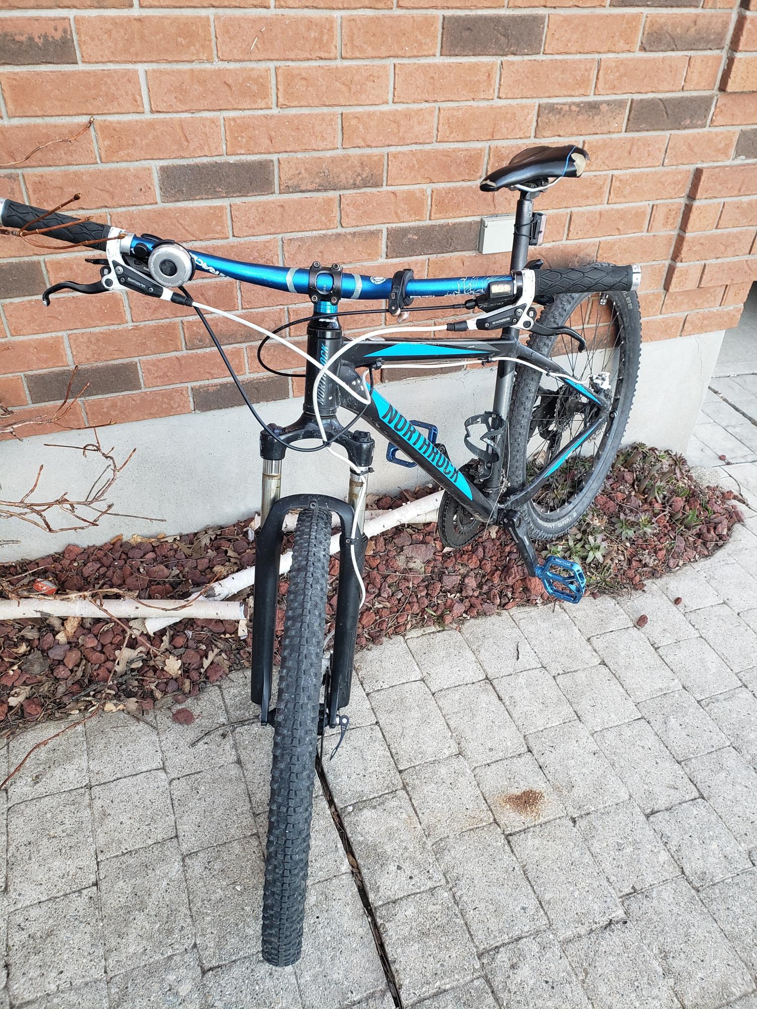 Northrock XC27 Black and Blue