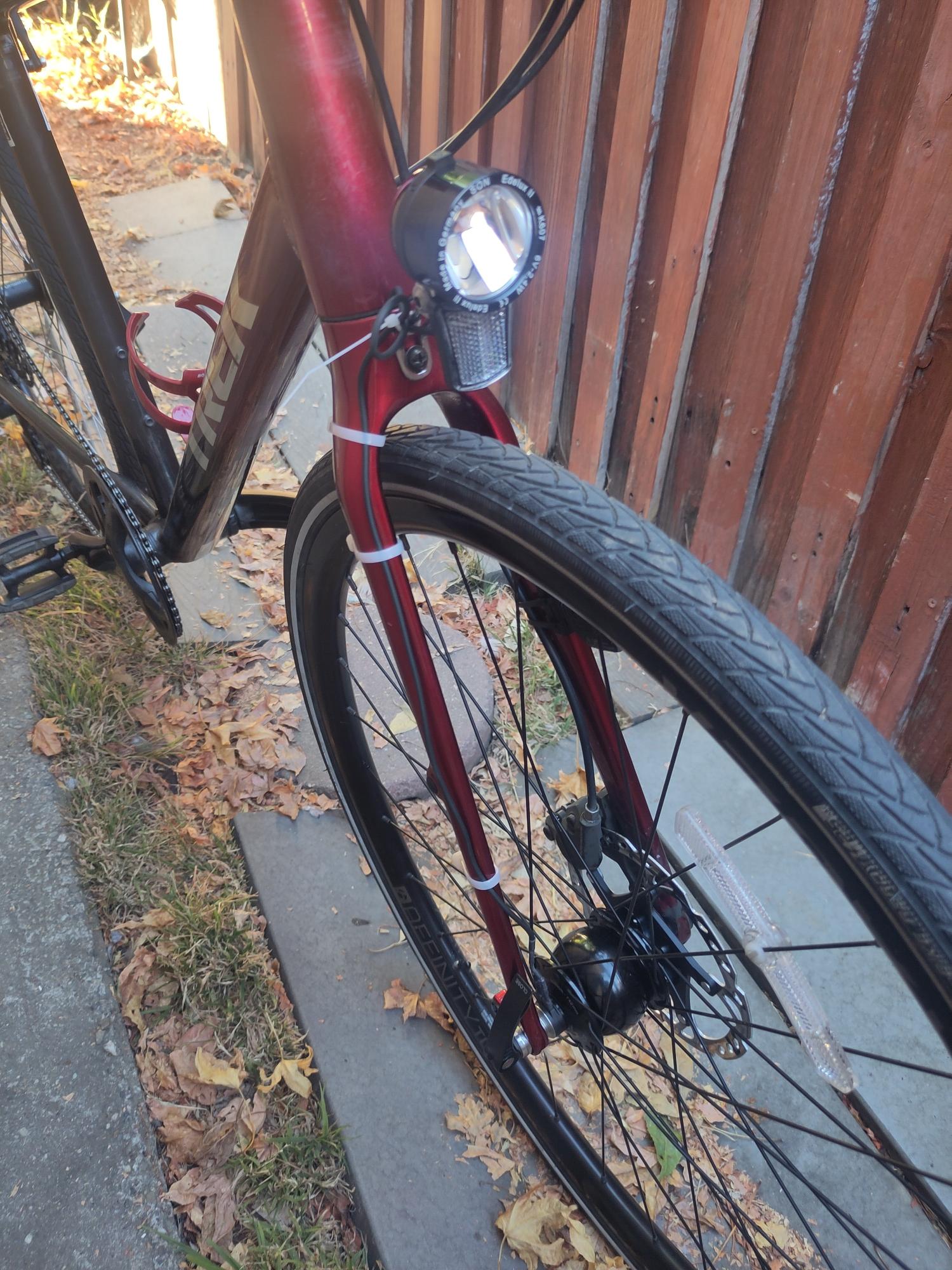 2021 Trek FX 4 Disc Red and Black