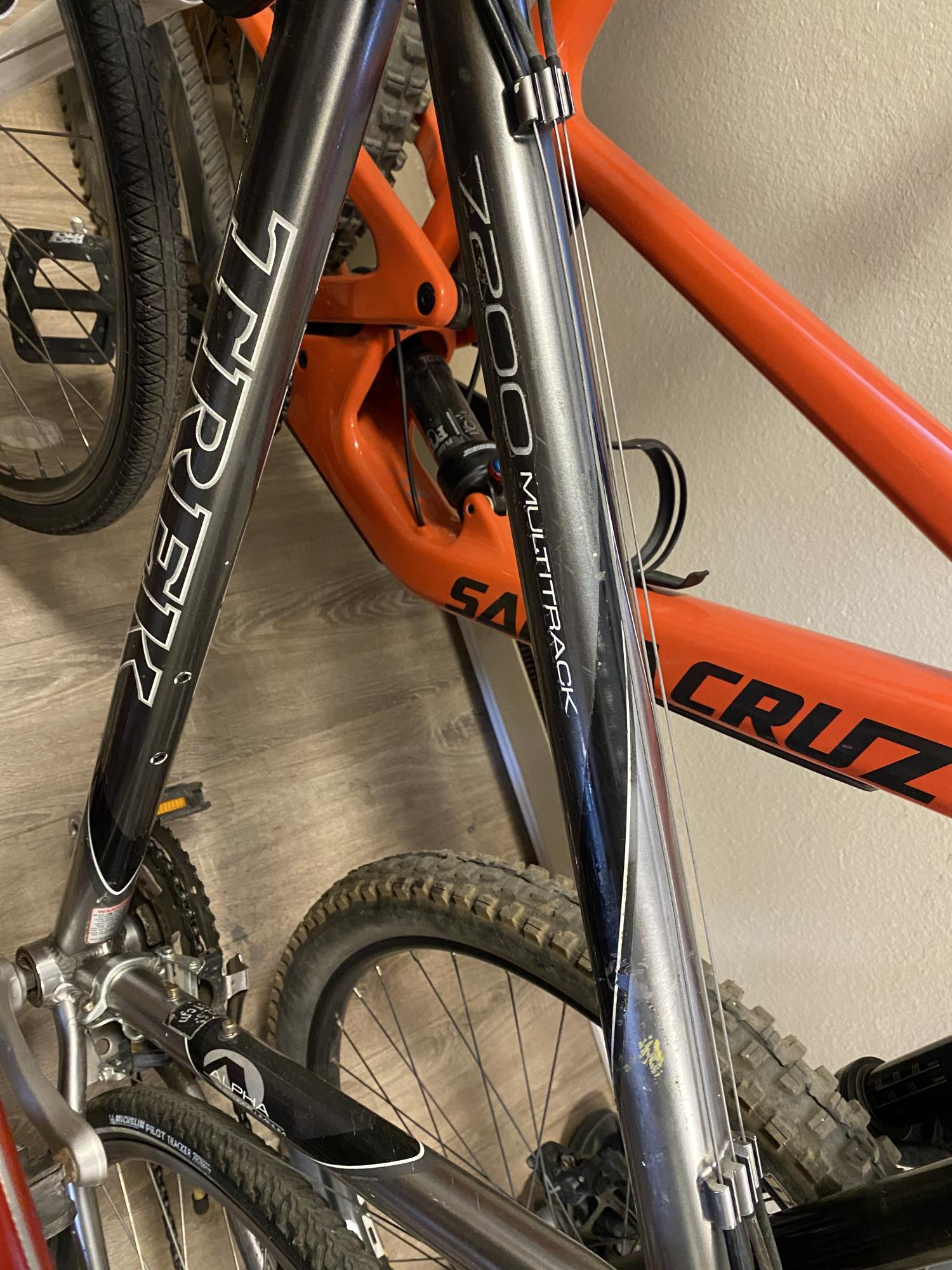 Trek 7200 Silver, gray or bare metal and Black