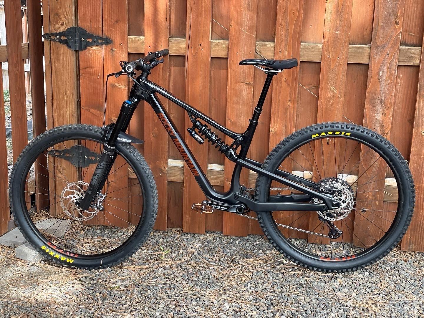 2021 Rocky Mountain Bicycles Altitude Black and Orange