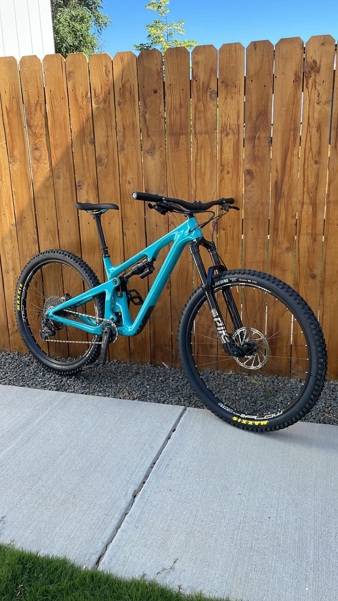 2021 Yeti SB130 Lunch Ride Teal
