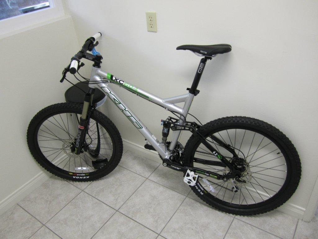 2010 KHS Bicycles XC604  Black