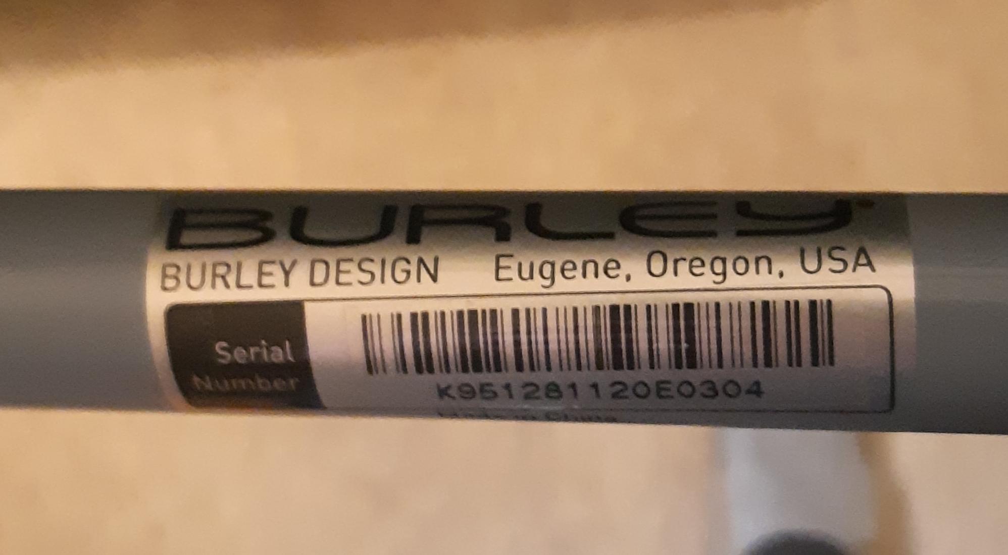 2021 Burley Design Travoy bike trailer Blue