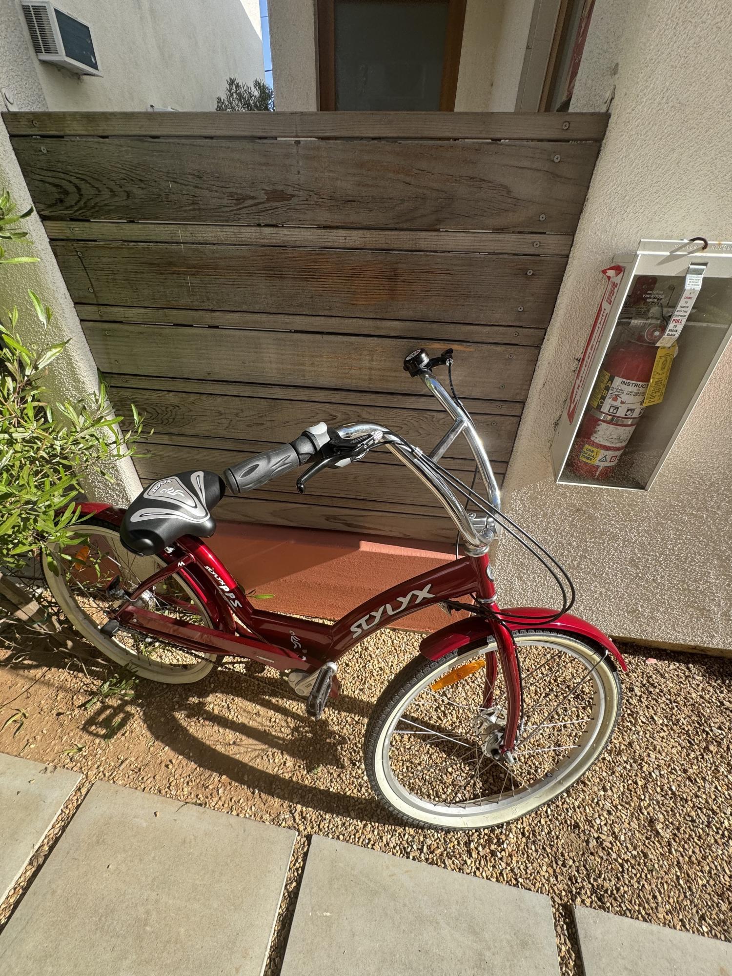 2012 Peter Clutton Red