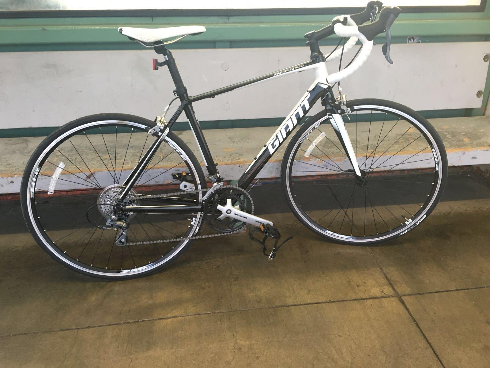 2016 Giant DEFY 5 Black and White
