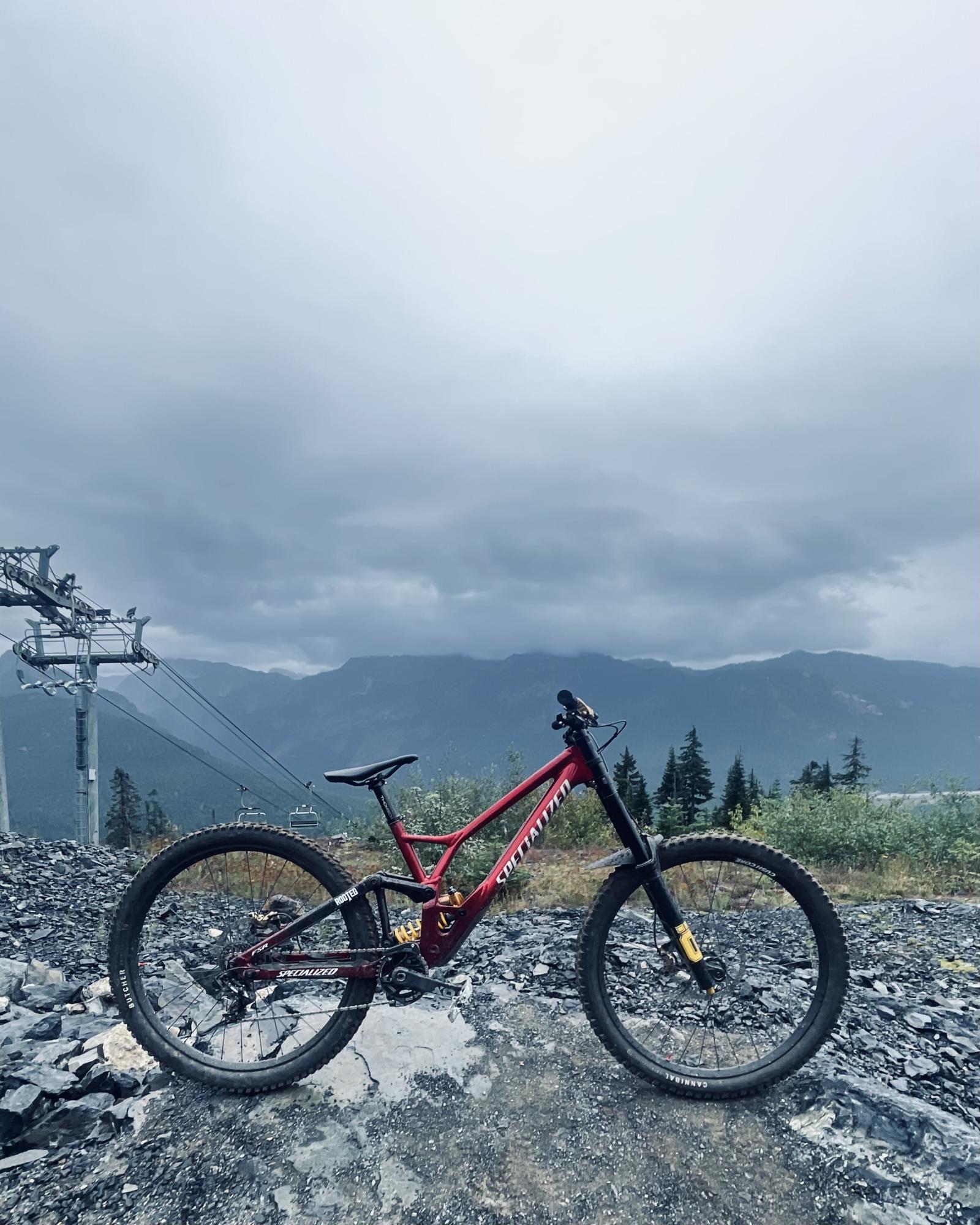 2022 Specialized Demo Red