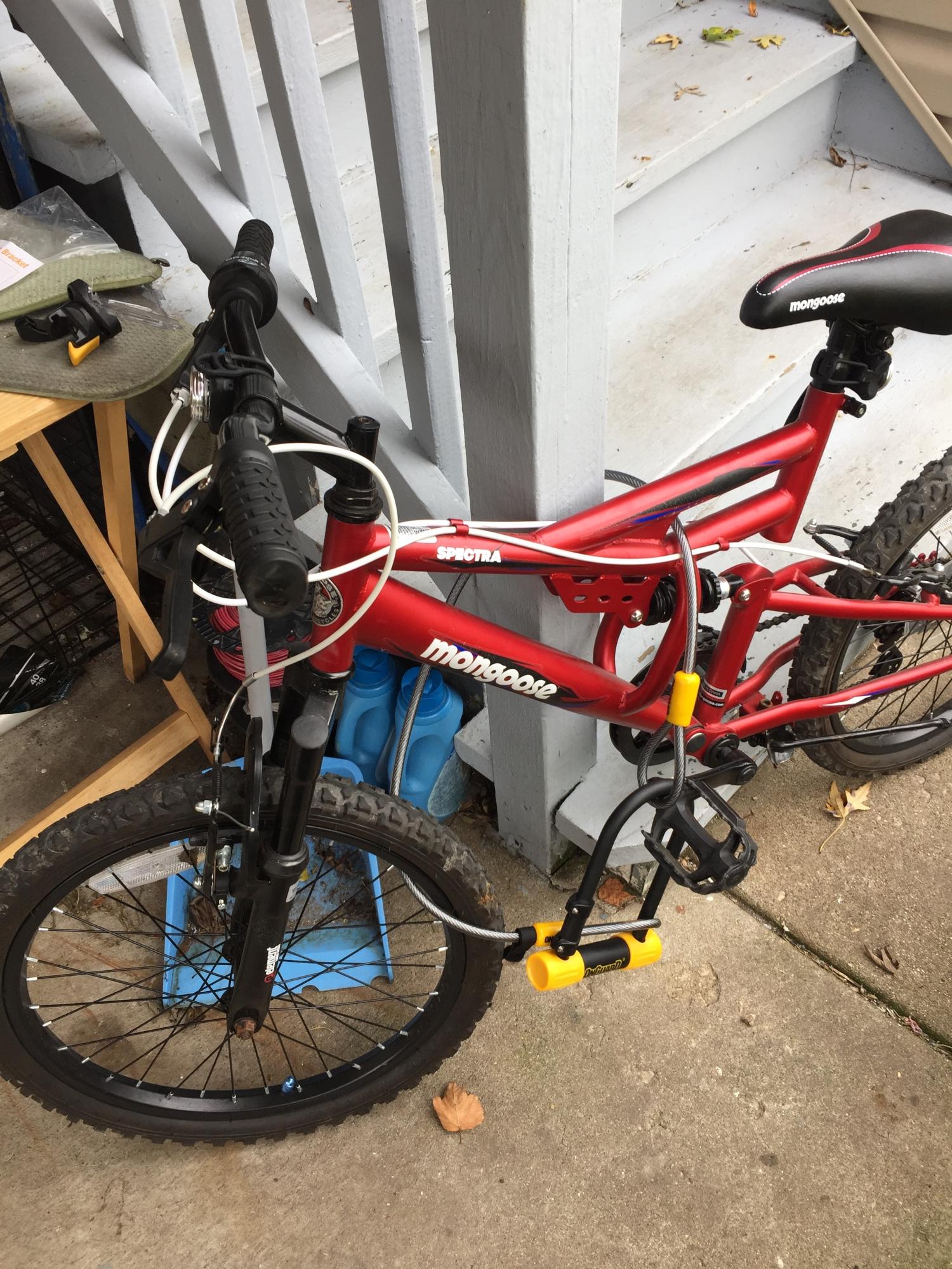 Mongoose unknown Red