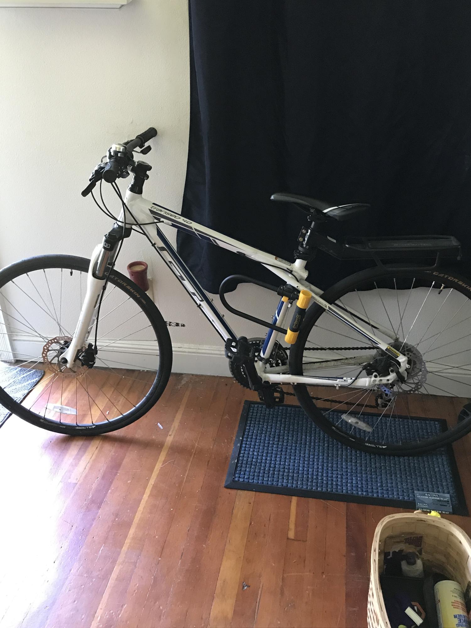 2015 GT Bicycles GT Transeo 4.0 White and Blue