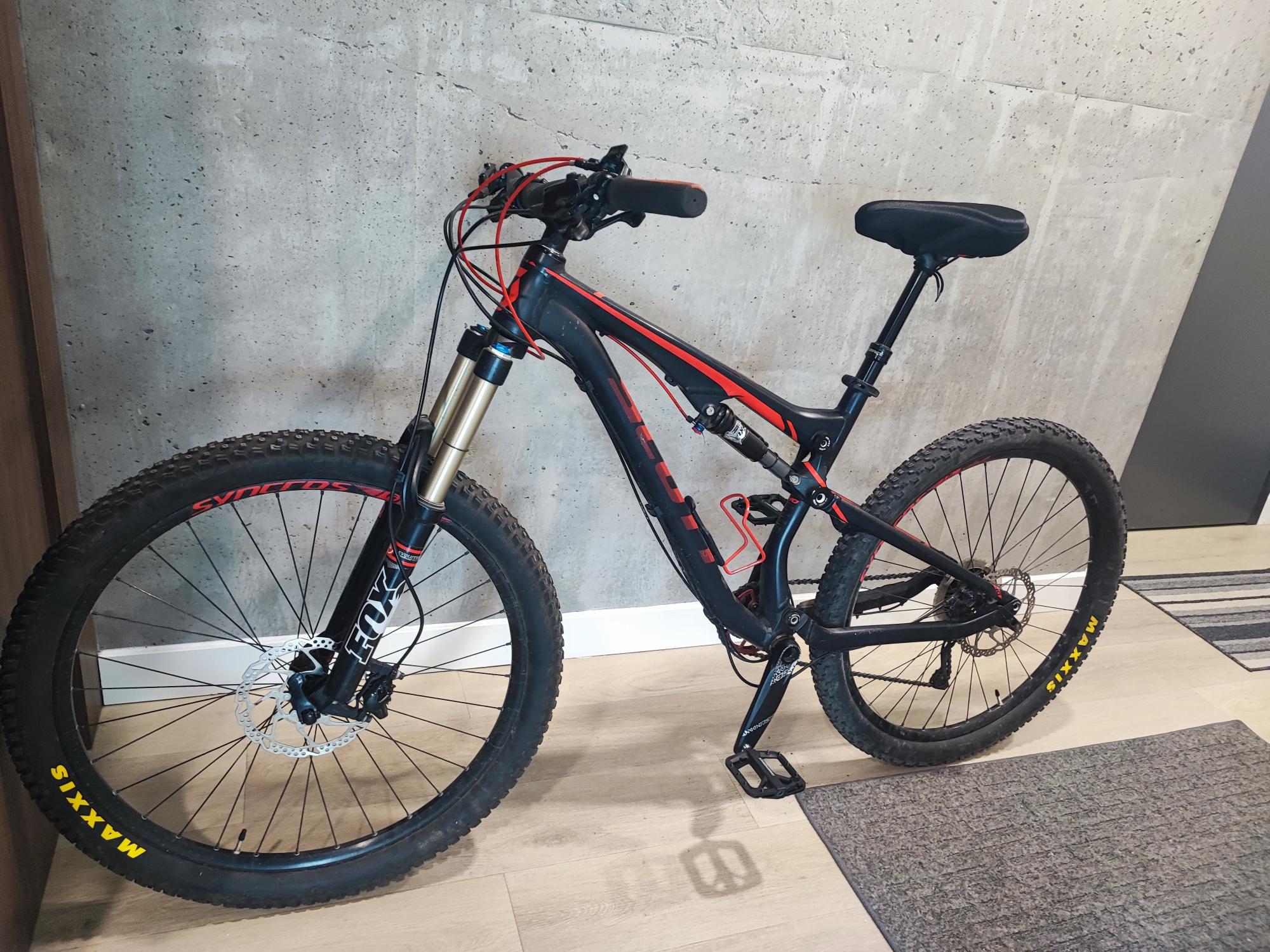 2017 SCOTT 740 Black and Red