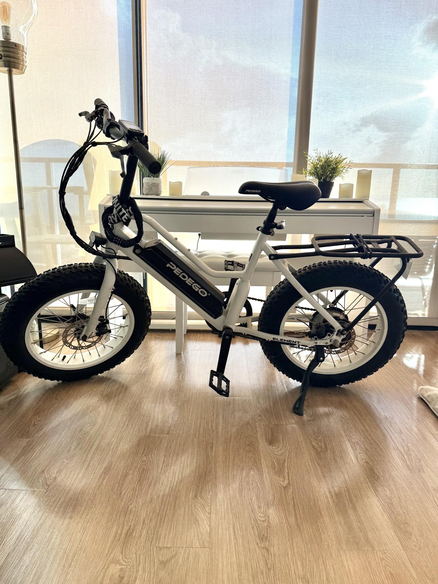 2022 Pedego Element White