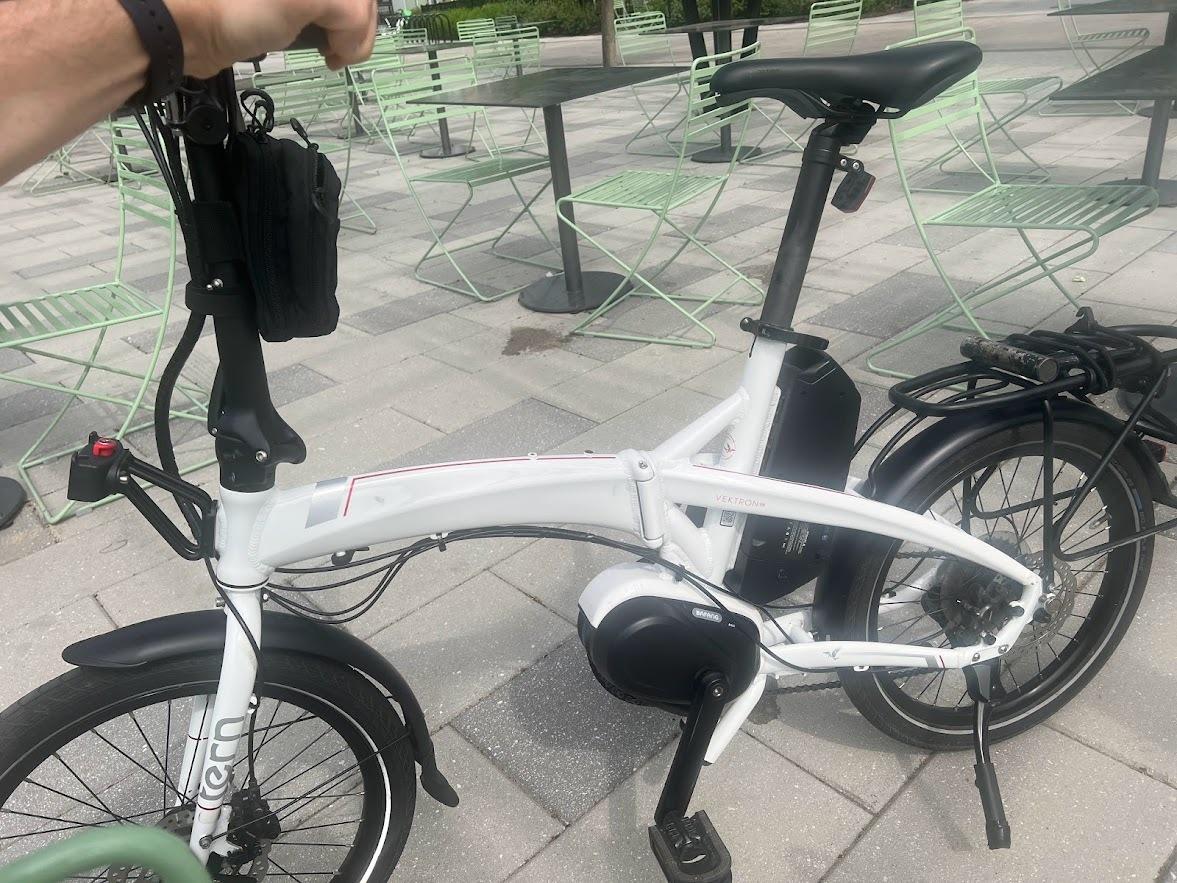 2021 Tern D8 White