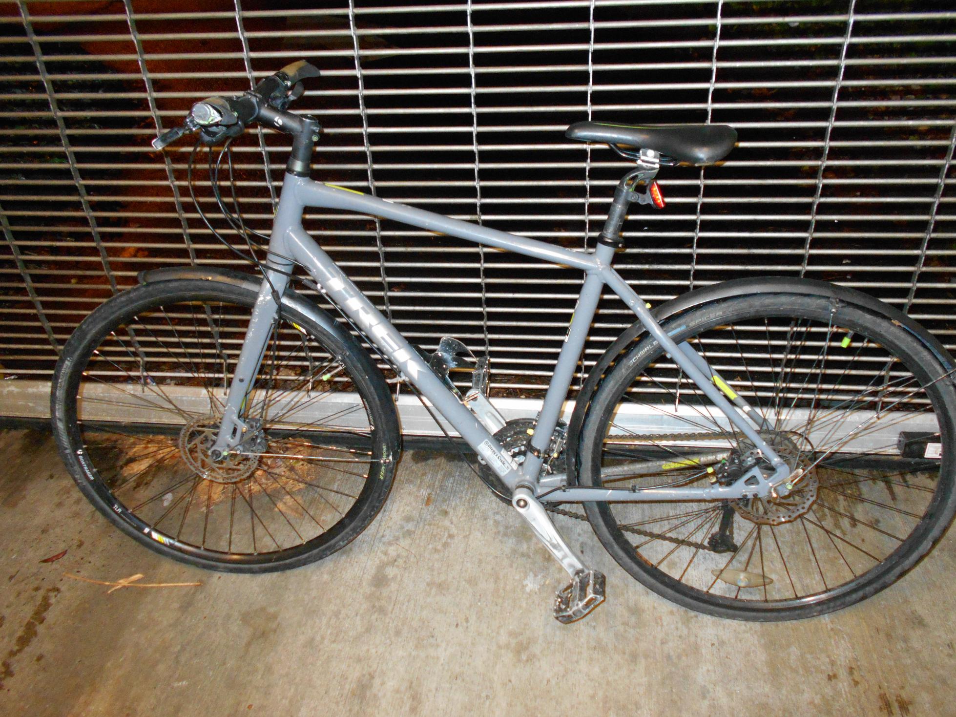 Trek 7.4 FX Disc Silver or Gray and Green