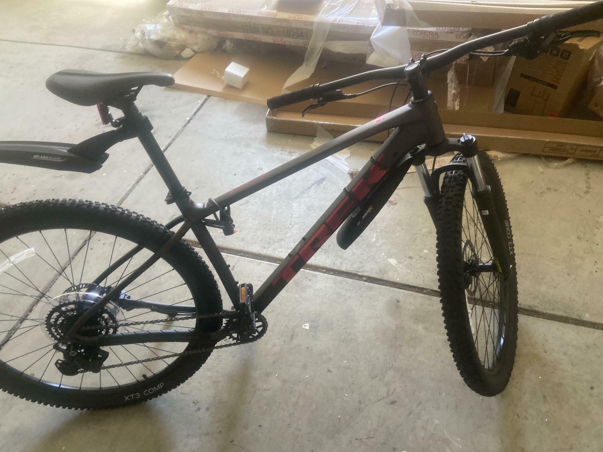 2021 Trek aluminum, size large Black