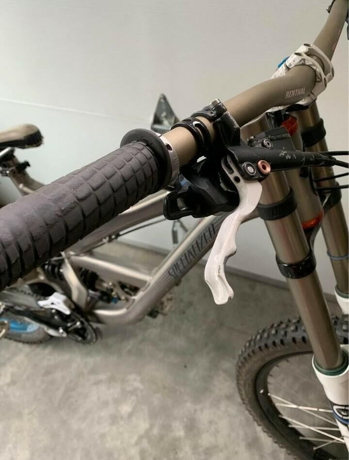 2007 Specialized Demo 7 I Silver, gray or bare metal and Yellow or Gold